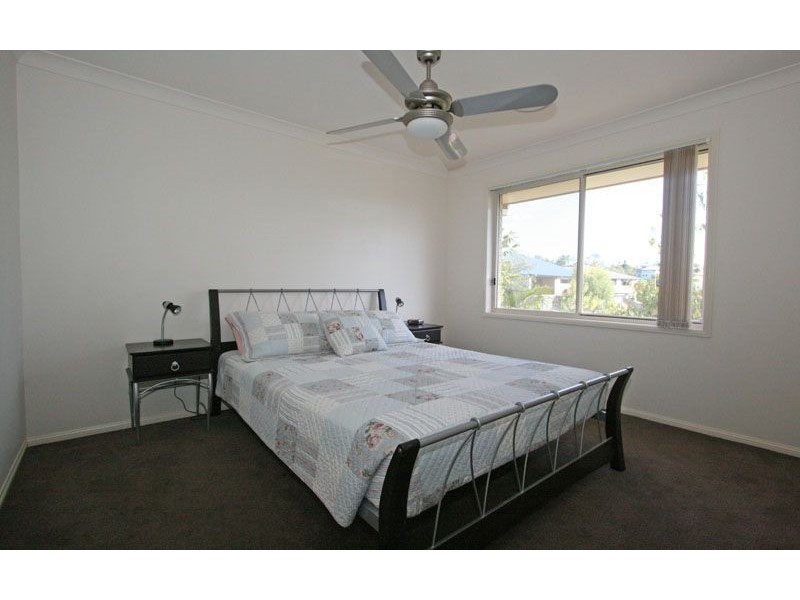 15 Osmond Court, Pacific Pines QLD 4211