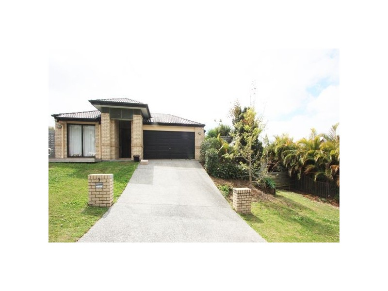 5 Heatons Crescent, Pacific Pines QLD 4211