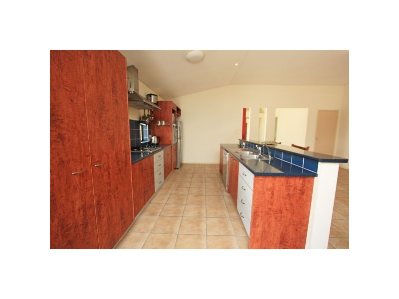 5 Heatons Crescent, Pacific Pines QLD 4211