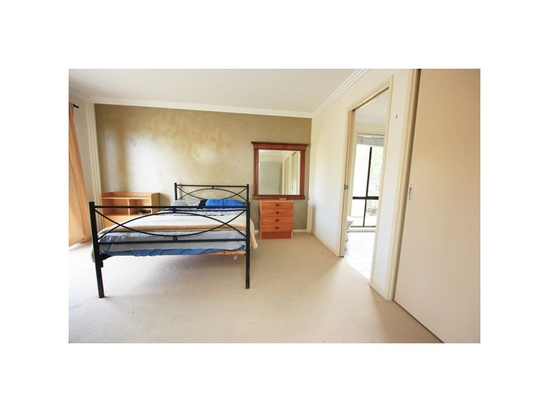 5 Heatons Crescent, Pacific Pines QLD 4211