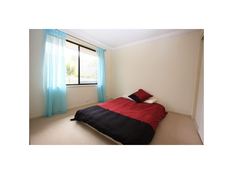 5 Heatons Crescent, Pacific Pines QLD 4211