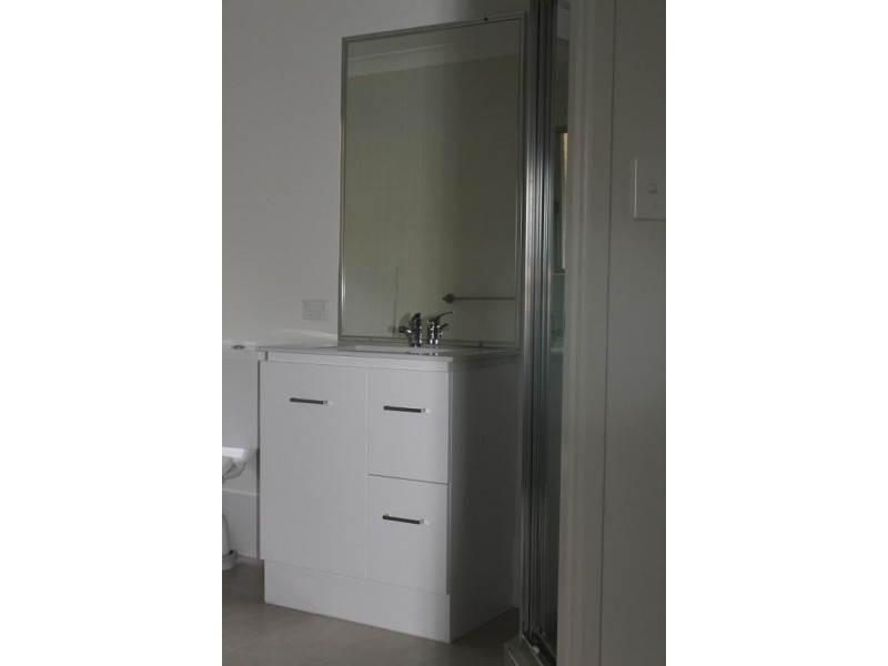 2/1  Jardine street, Pacific Pines QLD 4211