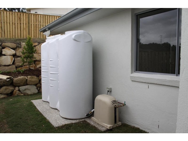 2/1  Jardine street, Pacific Pines QLD 4211