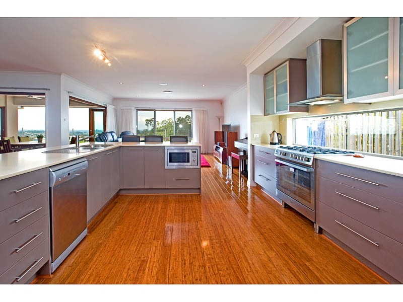 18 WUNBURRA CIRCLE, Pacific Pines QLD 4211