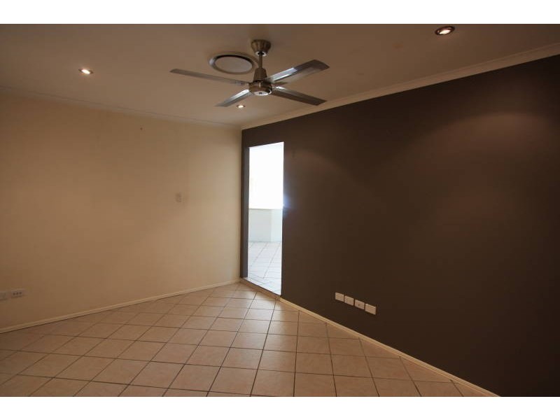 2/78 Riveroak Drive, Helensvale QLD 4212