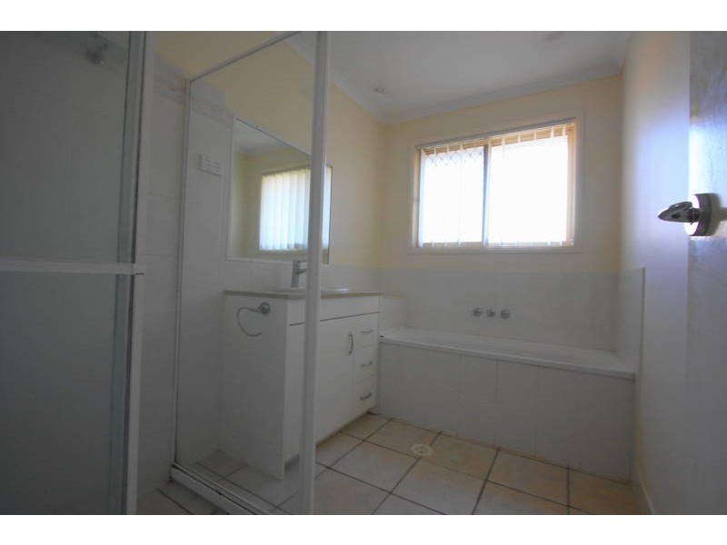 2/78 Riveroak Drive, Helensvale QLD 4212