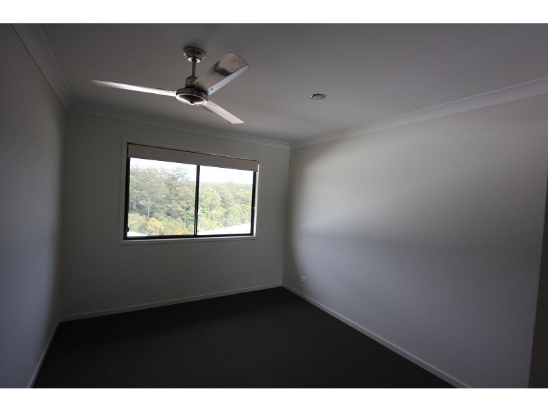 6B KAPLIN ST, Pacific Pines QLD 4211