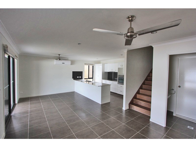 6B KAPLIN ST, Pacific Pines QLD 4211