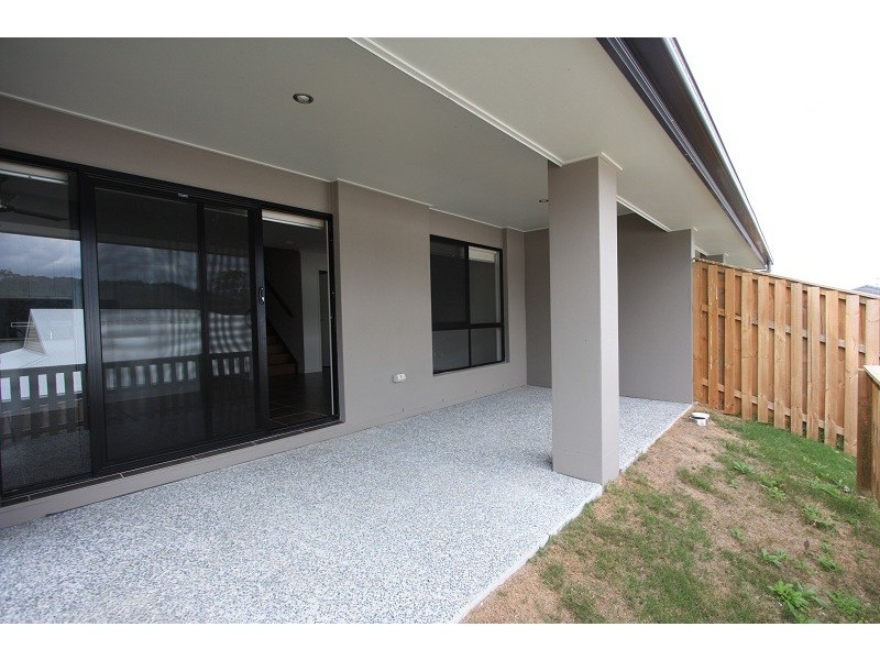 6B KAPLIN ST, Pacific Pines QLD 4211