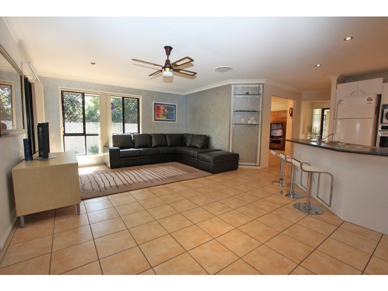 40  Buffalo Cres, Pacific Pines QLD 4211