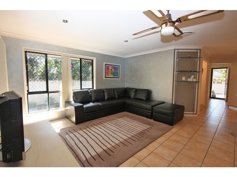 40  Buffalo Cres, Pacific Pines QLD 4211