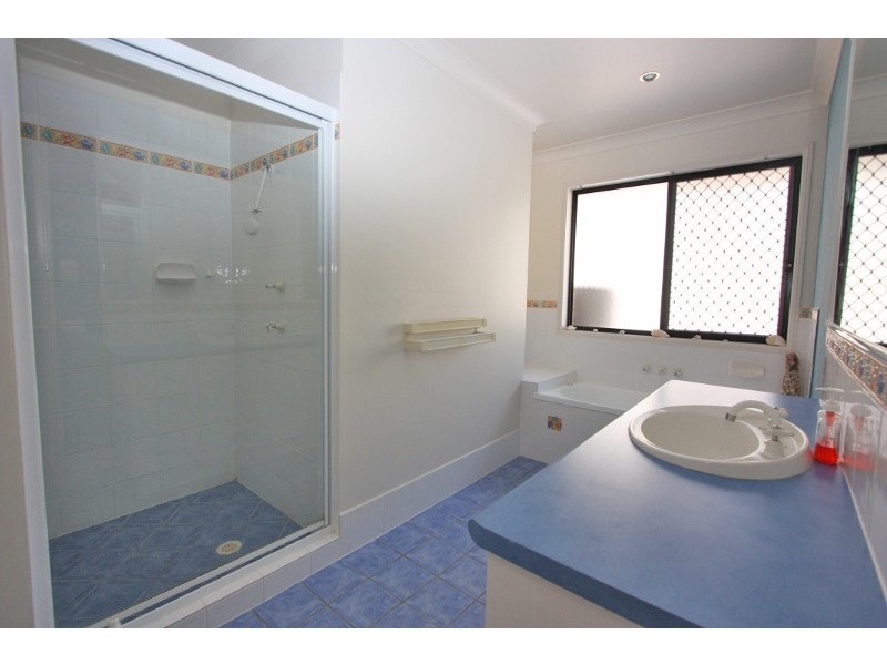 40  Buffalo Cres, Pacific Pines QLD 4211