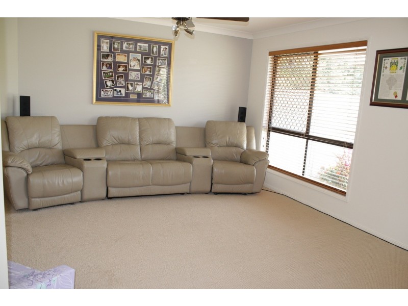 40  Buffalo Cres, Pacific Pines QLD 4211