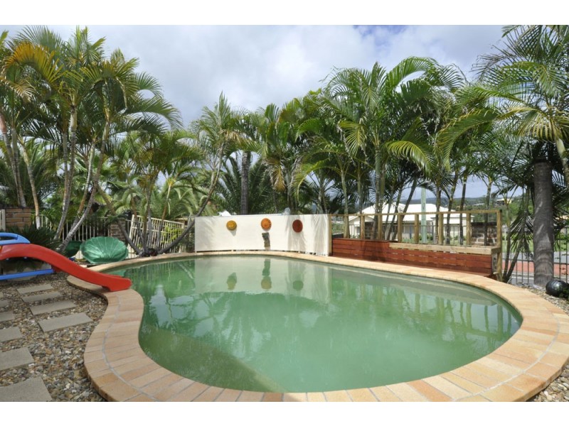2 Bonin Close, Pacific Pines QLD 4211