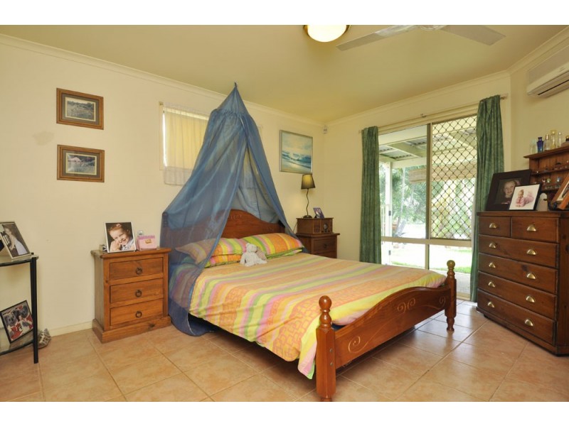 2 Bonin Close, Pacific Pines QLD 4211