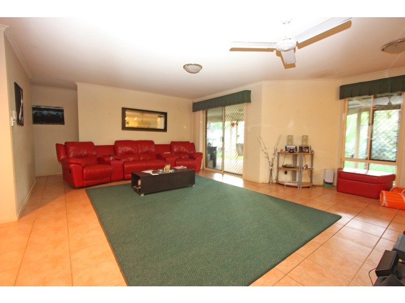 2 Bonin Close, Pacific Pines QLD 4211