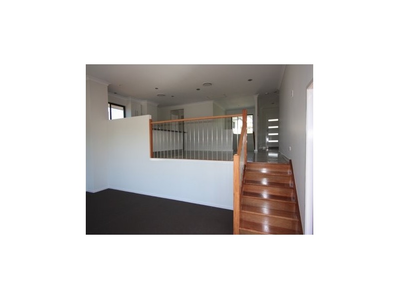 31 FLAMETREE CRES, Maudsland QLD 4210