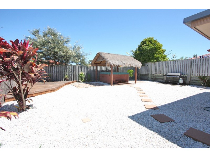 16 Molokai Cres, Pacific Pines QLD 4211