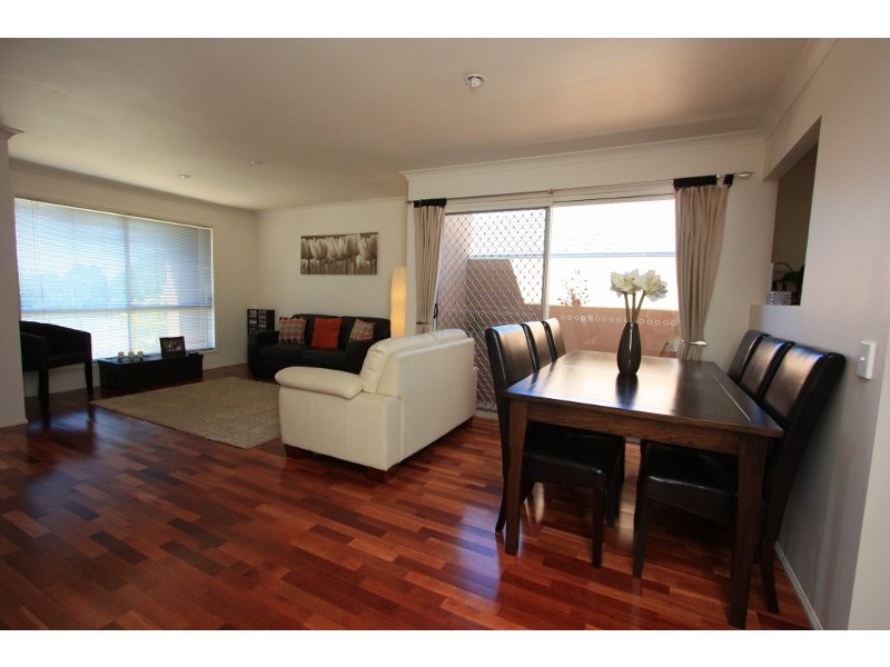 16 Molokai Cres, Pacific Pines QLD 4211