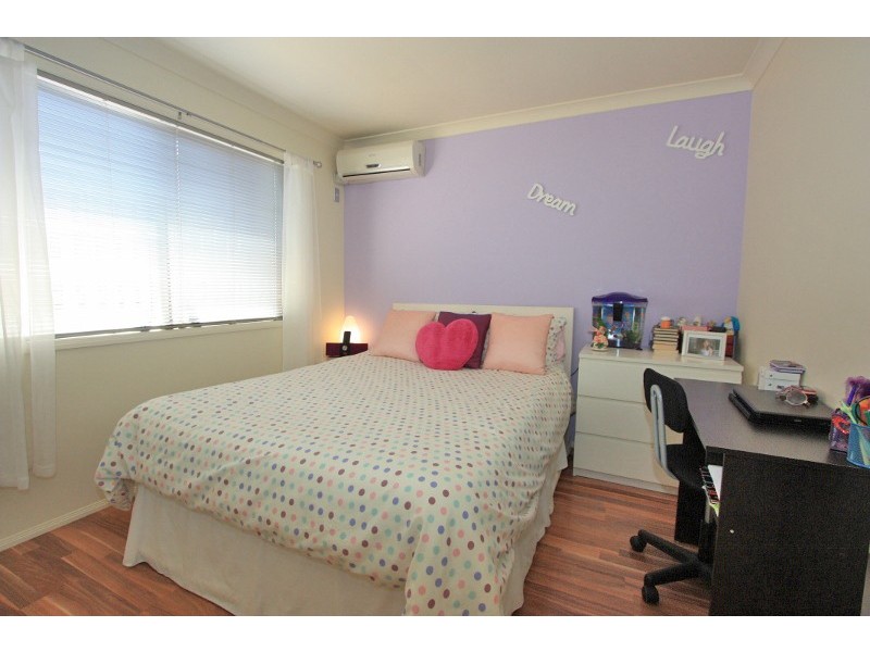 16 Molokai Cres, Pacific Pines QLD 4211