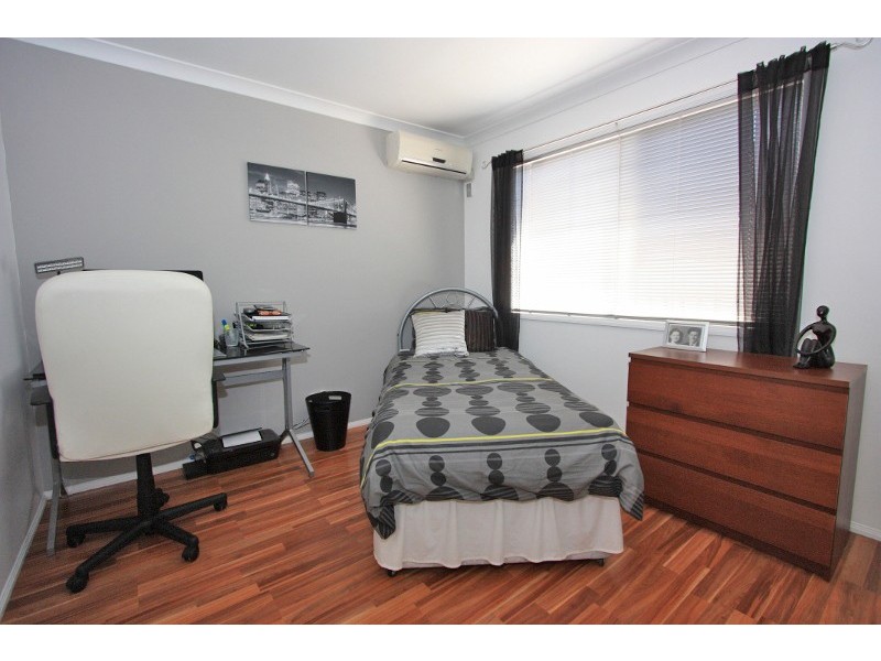 16 Molokai Cres, Pacific Pines QLD 4211