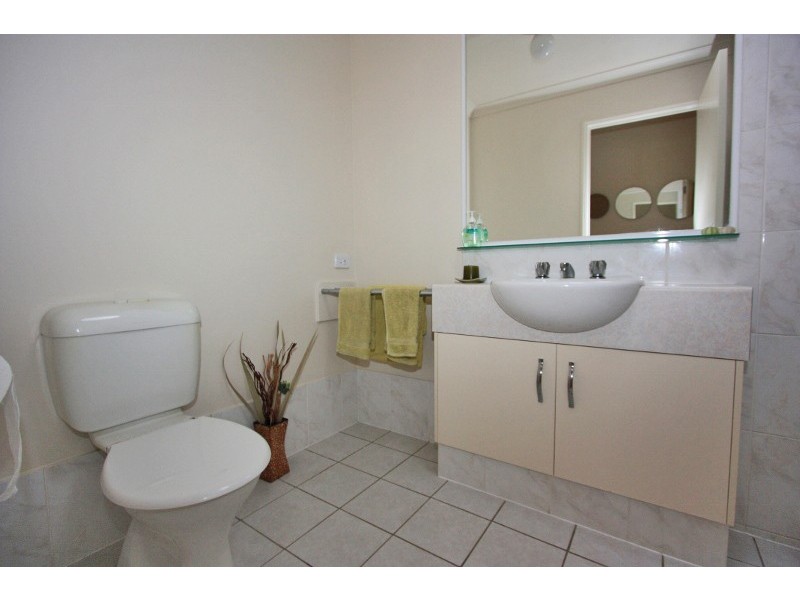 16 Molokai Cres, Pacific Pines QLD 4211