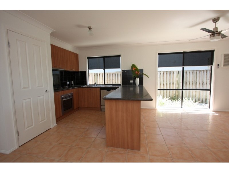 5 Elimbah Street, Pacific Pines QLD 4211