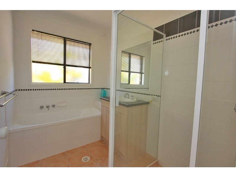 5 Elimbah Street, Pacific Pines QLD 4211