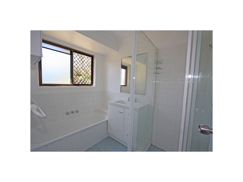 13 UNIVERSAL ST, Oxenford QLD 4210