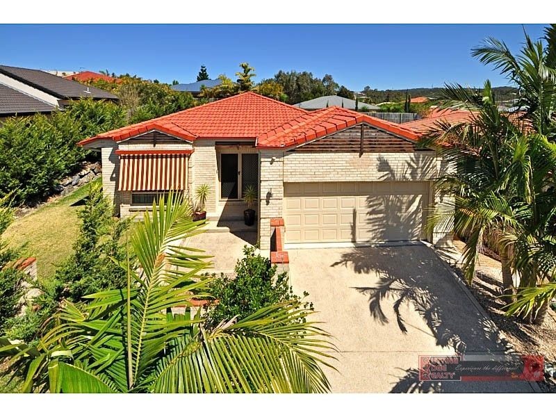8 Carmarthen Circuit, Pacific Pines QLD 4211
