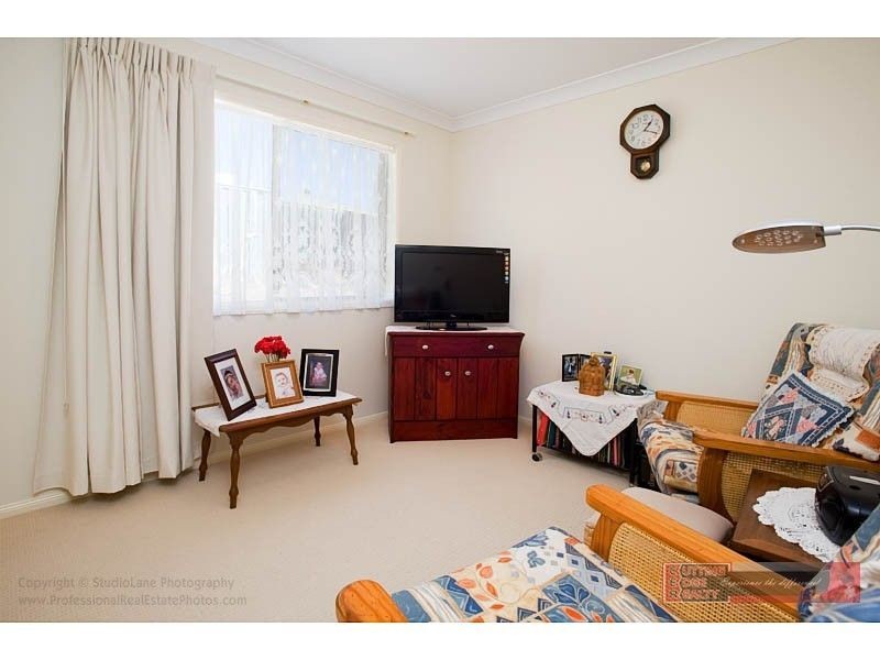 8 Carmarthen Circuit, Pacific Pines QLD 4211