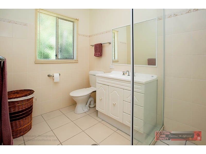 8 Carmarthen Circuit, Pacific Pines QLD 4211