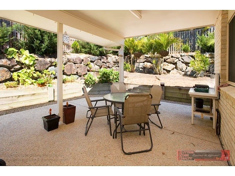 8 Carmarthen Circuit, Pacific Pines QLD 4211