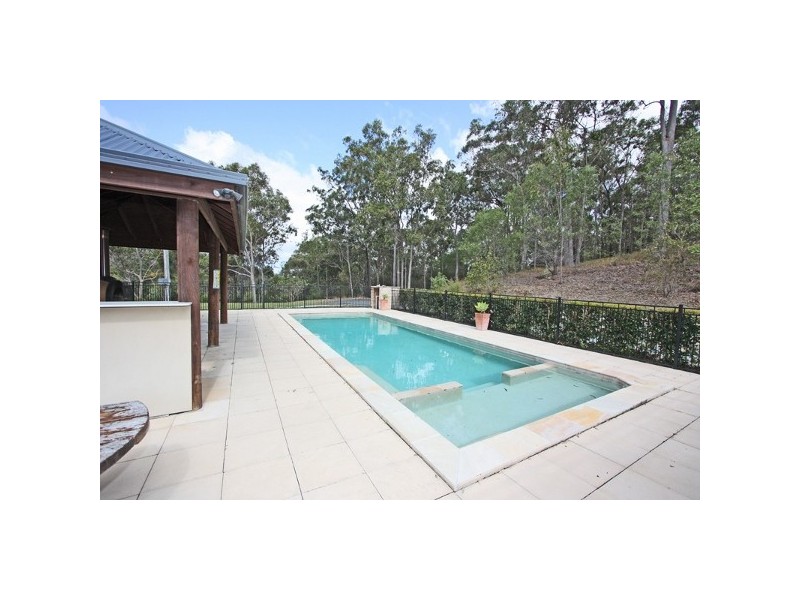 90 HOLLYROOD PL, Maudsland QLD 4210