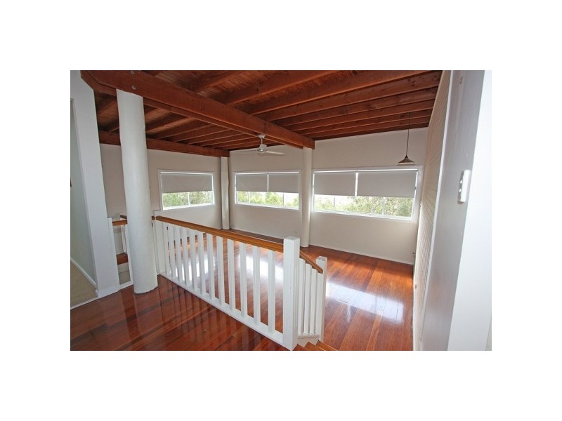 90 HOLLYROOD PL, Maudsland QLD 4210