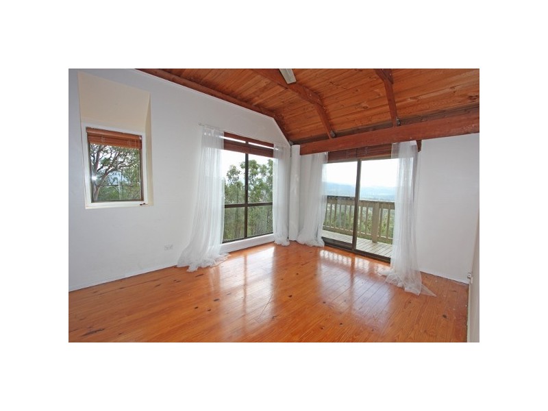 90 HOLLYROOD PL, Maudsland QLD 4210