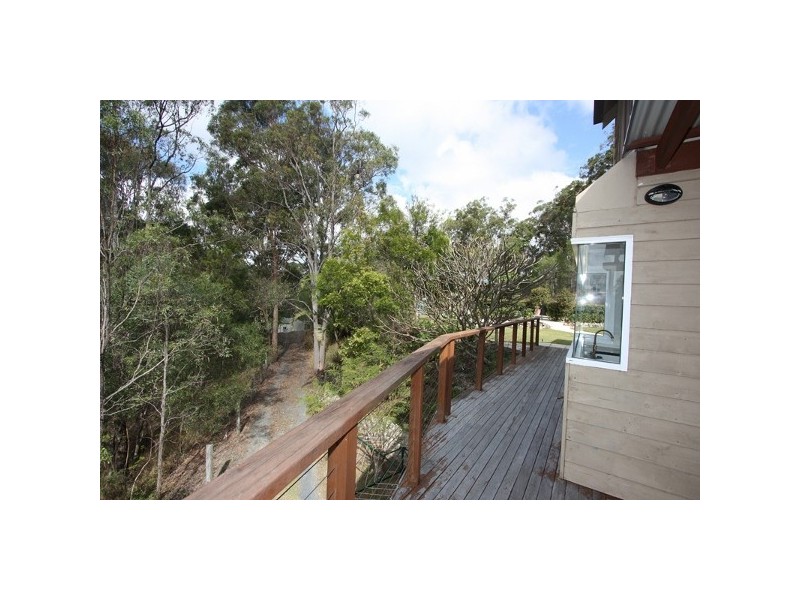 90 HOLLYROOD PL, Maudsland QLD 4210