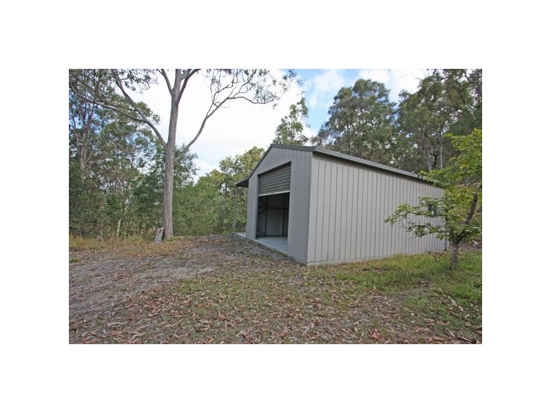 90 HOLLYROOD PL, Maudsland QLD 4210