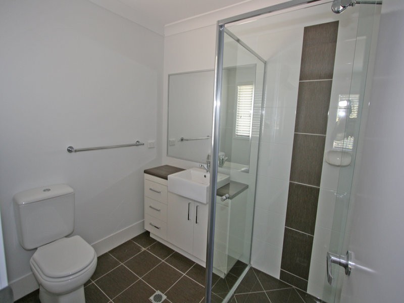 2/13 FILBERT ST, Upper Coomera QLD 4209