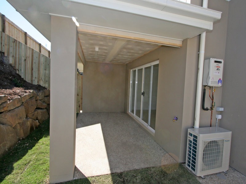 2/13 FILBERT ST, Upper Coomera QLD 4209