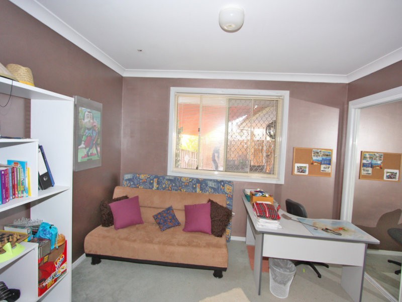 3 AVON CT, Pacific Pines QLD 4211