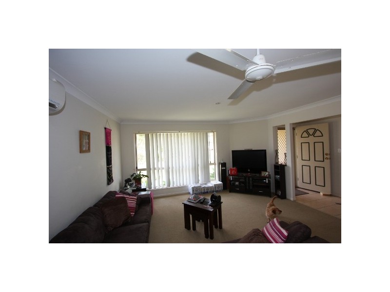 40 MALONEY CRES, Pacific Pines QLD 4211