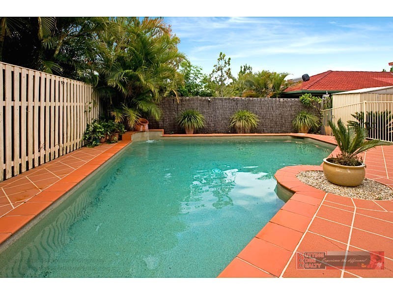 25 SANTA ISOBEL BLVD, Pacific Pines QLD 4211