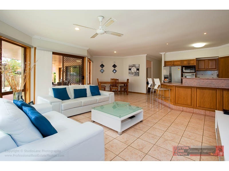 25 SANTA ISOBEL BLVD, Pacific Pines QLD 4211