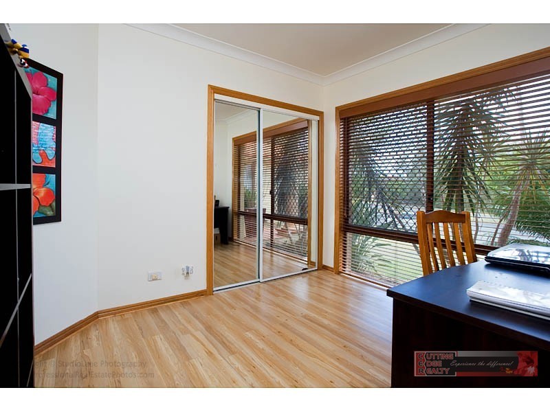 25 SANTA ISOBEL BLVD, Pacific Pines QLD 4211