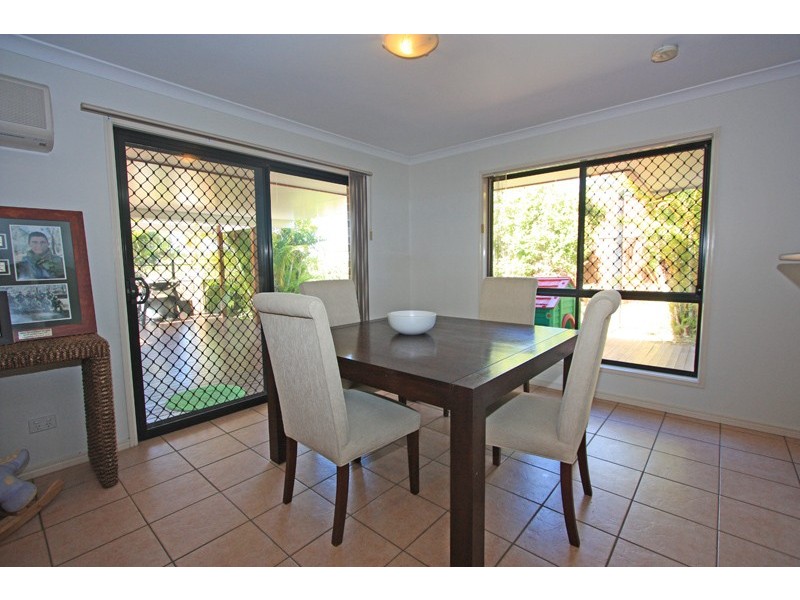 3 FLINT CT, Pacific Pines QLD 4211