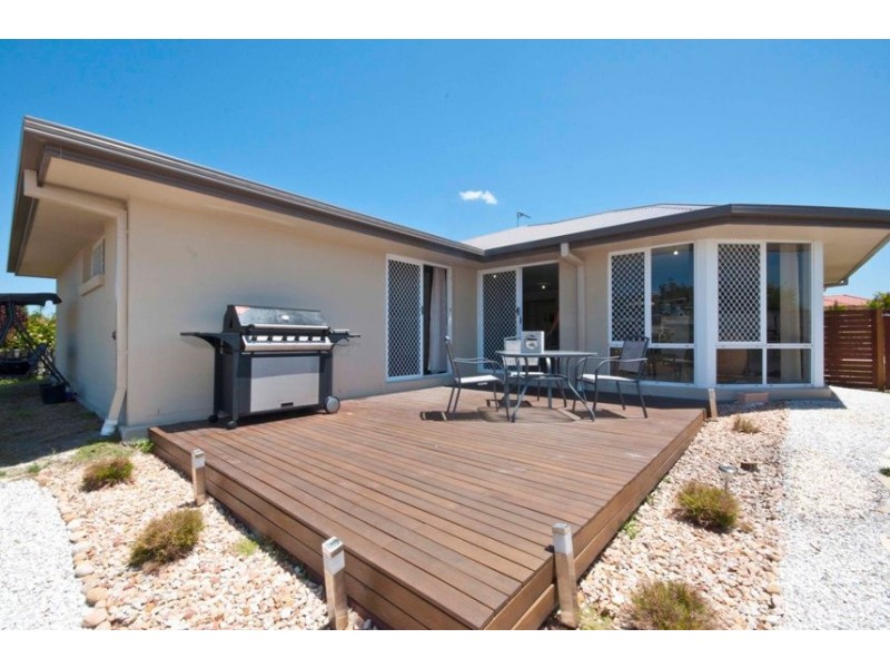 20 Kanangra Cres, Pacific Pines QLD 4211