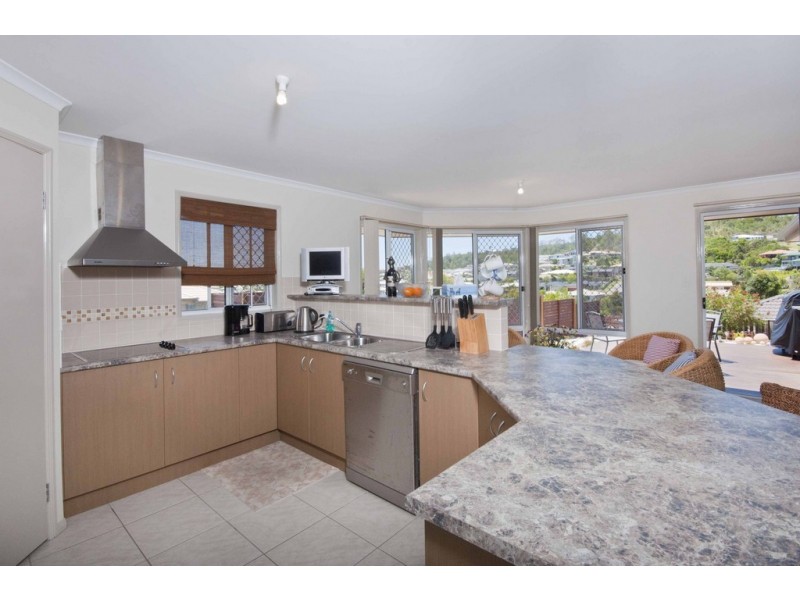 20 Kanangra Cres, Pacific Pines QLD 4211