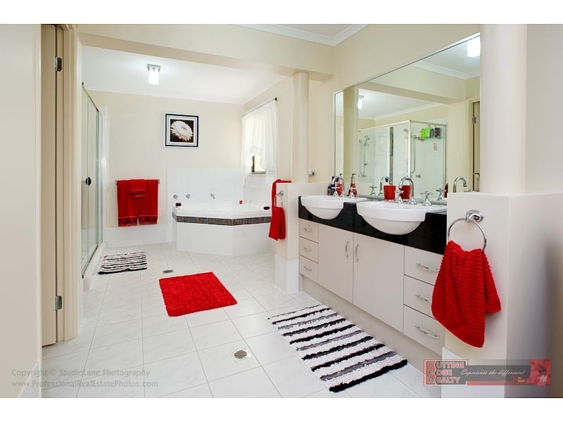 89 Roberts Drive, Maudsland QLD 4210