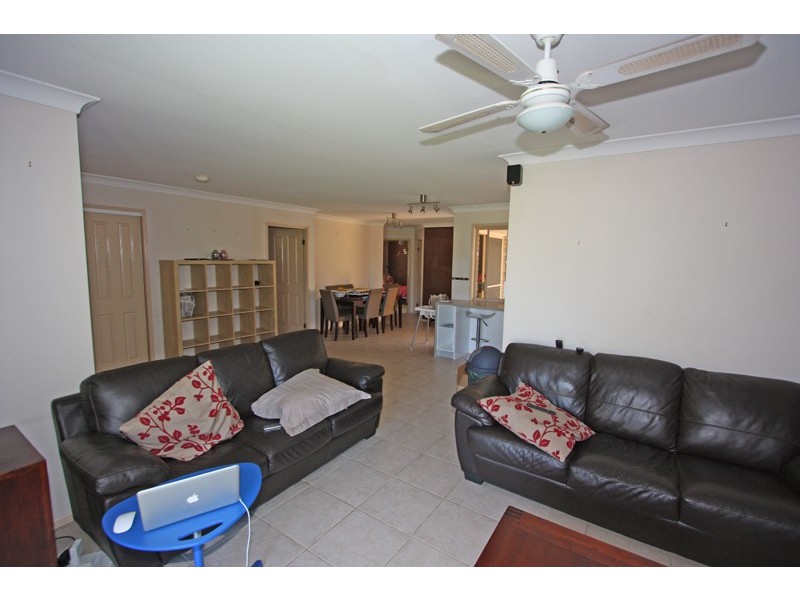 6 PINEBARK AVE, Oxenford QLD 4210